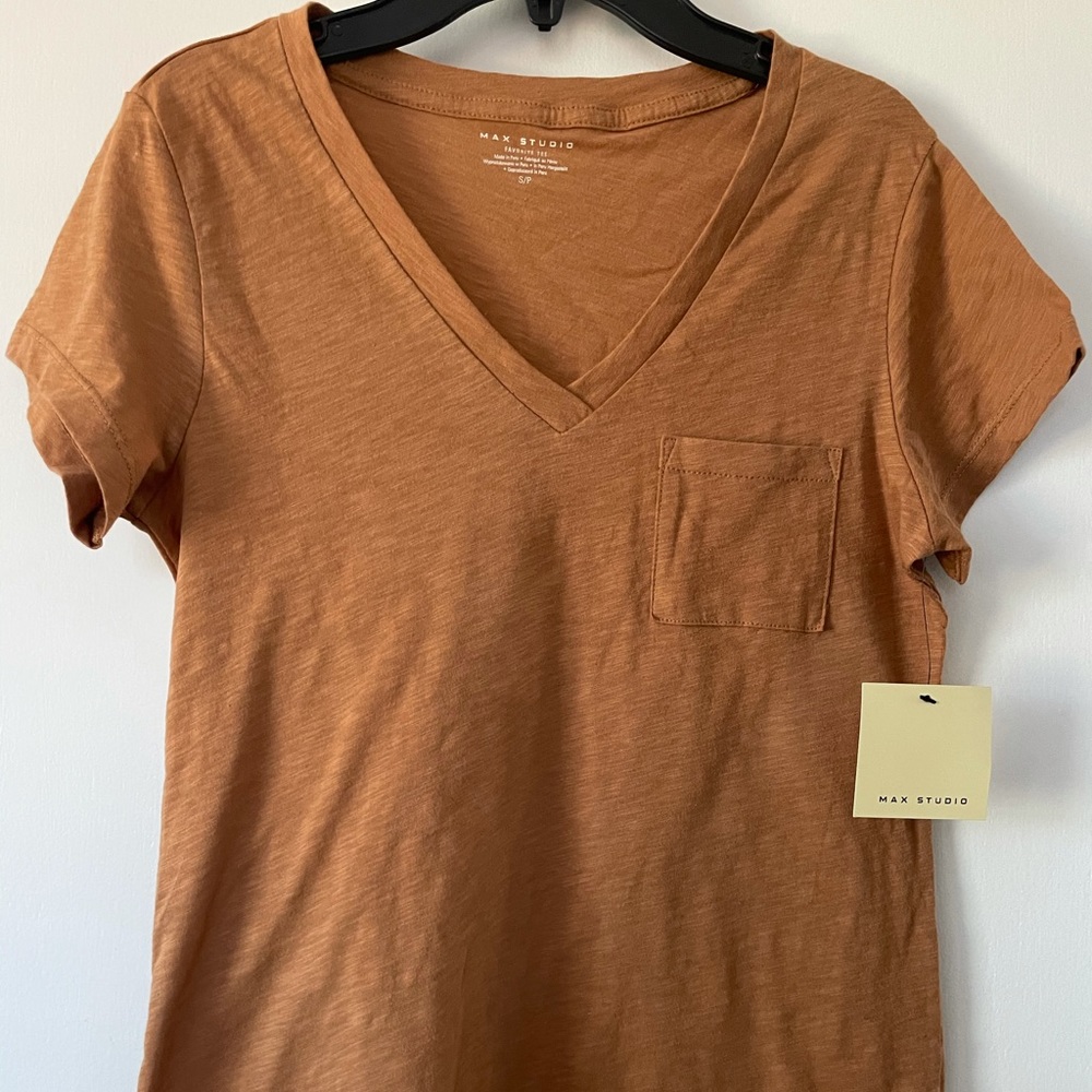 Max Studio favorite Tee Small Brown NWT